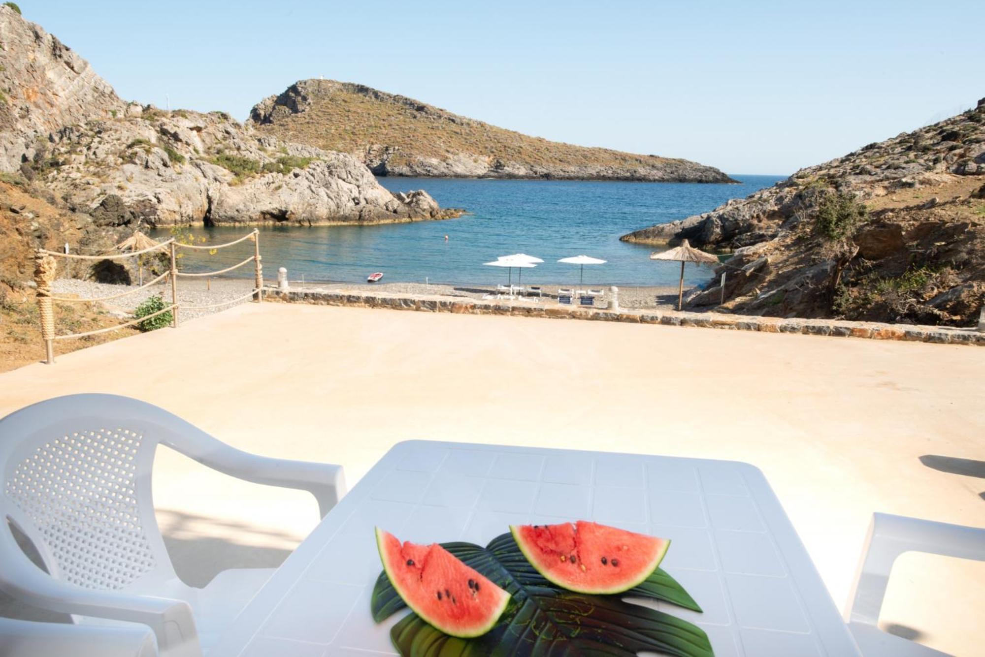 Beachfront Studio Kyma West ~ Crete'S Hidden Gem Kali Limenes Exterior photo