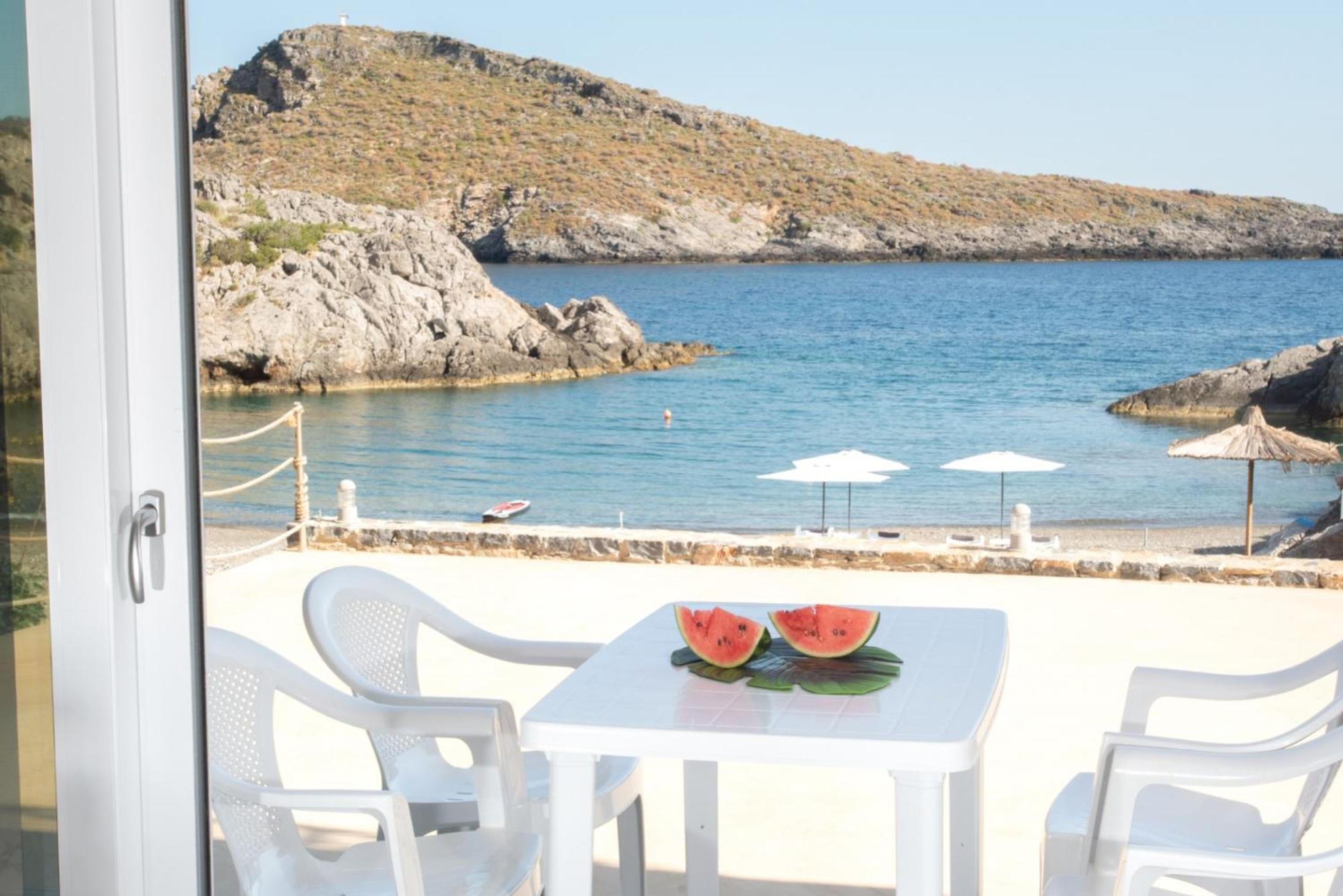 Beachfront Studio Kyma West ~ Crete'S Hidden Gem Kali Limenes Exterior photo
